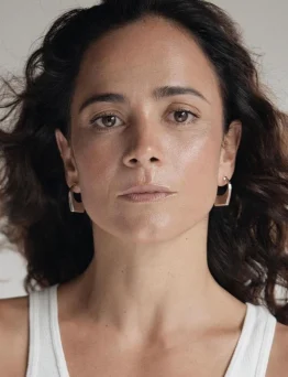 Alice Braga