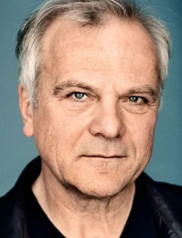 Bernhard Schütz
