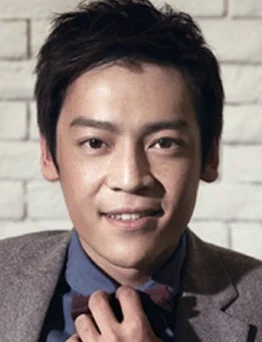 王杍逸