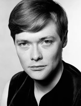 Simon Ward