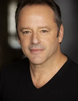Gil Bellows