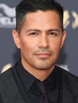 Jay Hernandez