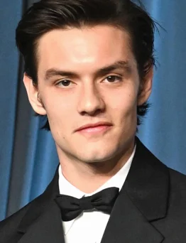 Louis Partridge
