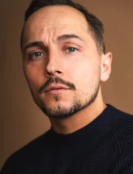 Elliot Warren