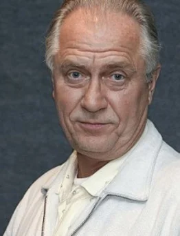 László Áron