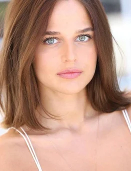 Stephanie Nur