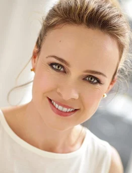 Tami Stronach